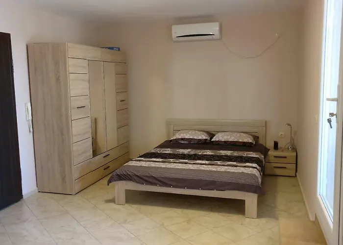 Club Priz Приморсько