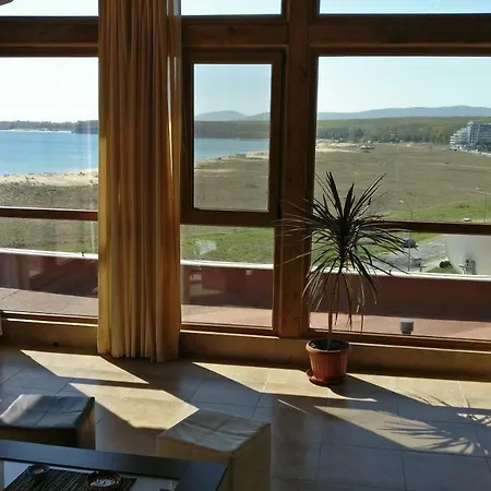 Club Priz Lägenhetshotell 4*